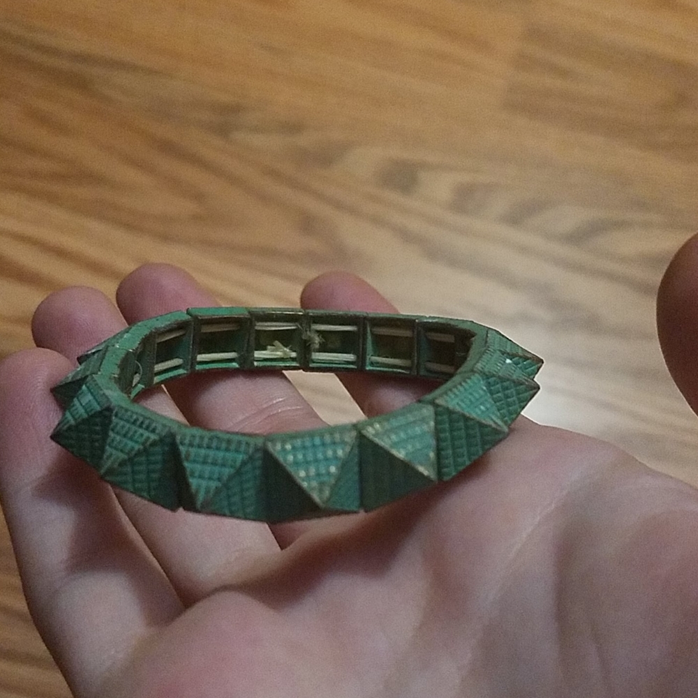 Urban outfitters bracelet pyramid